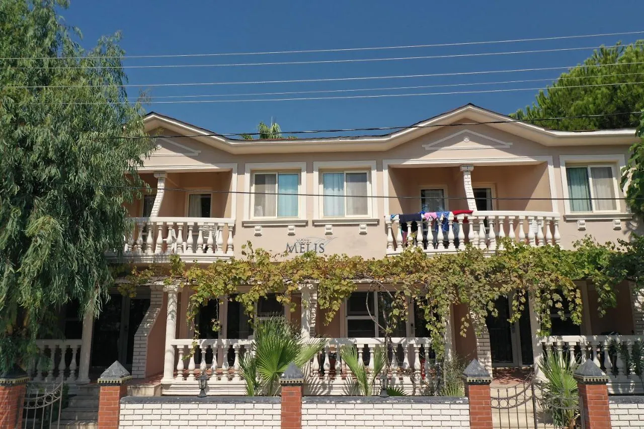 Melis Hotel Кушадасы 2*,